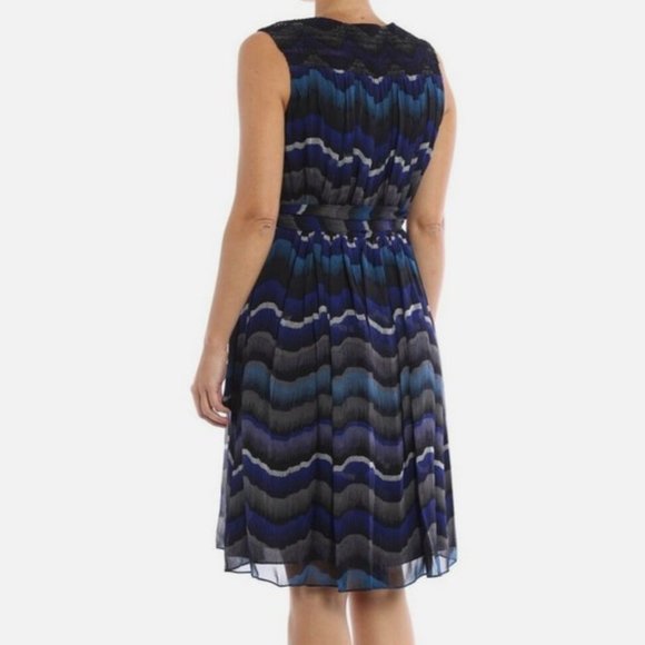 Diane Von Furstenberg Bali Silk Wrap Dress Size 6 - Picture 2 of 9